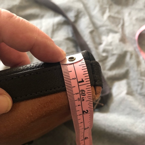 The Sak crossbody bag, leather, in warm browns and dark brown accents - Picture 5 of 9